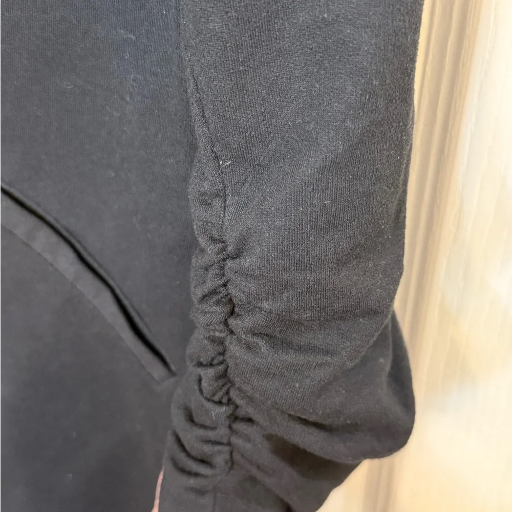 Gibson Elegant Black Outerwear - Picture 3 of 5